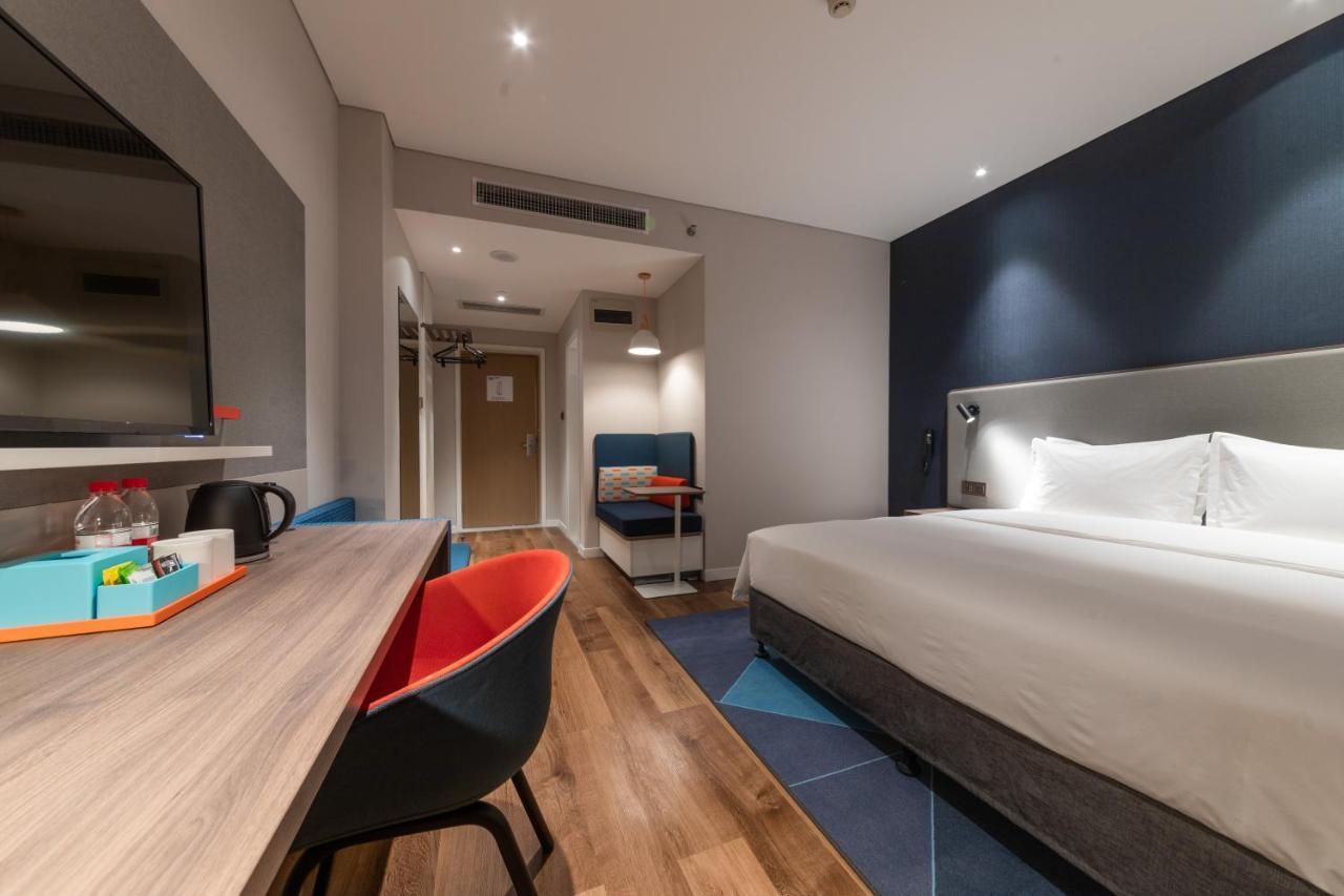 Holiday Inn Express Kaifeng City Center By Ihg Exterior photo
