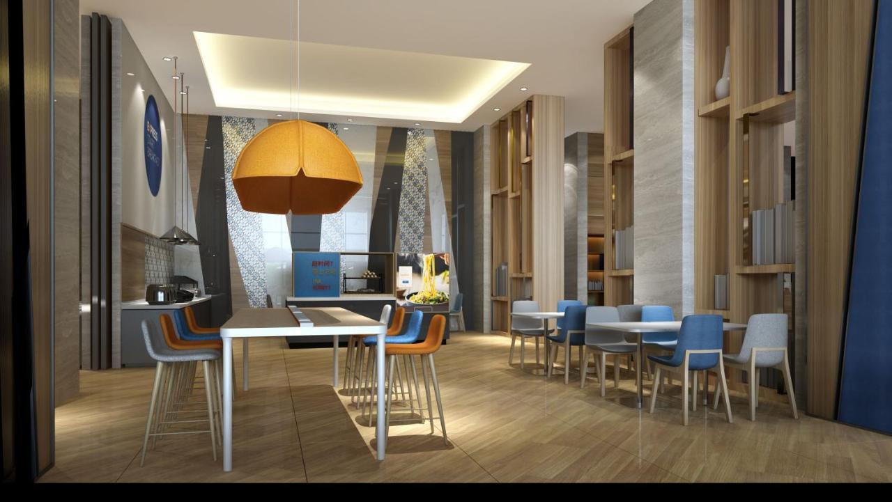 Holiday Inn Express Kaifeng City Center By Ihg Exterior photo